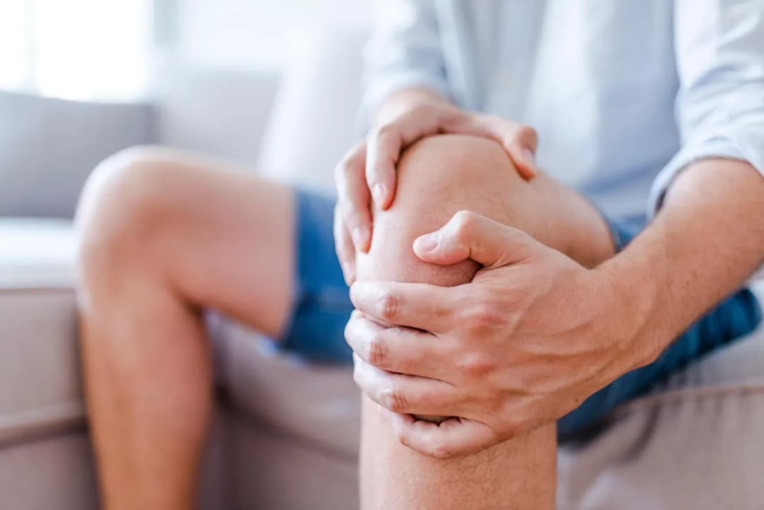 Totalna biologia bólu kolana: Zrozumienie przyczyn i leczenia